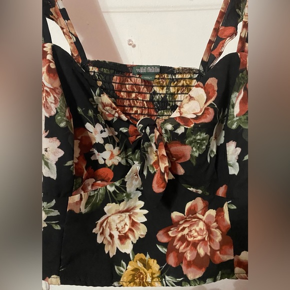Wild Fable Crop Top Floral worn once - Picture 3 of 3